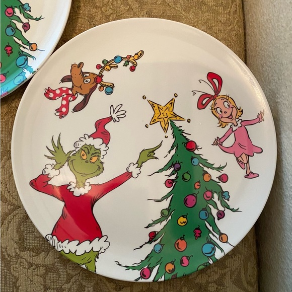 Set of 4 Grinch Melamine 10” Plates and matching 13” Tray. New. - Picture 2 of 6